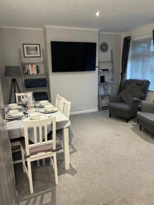 Clarke'S Airbnb Villa Worthing Exterior foto